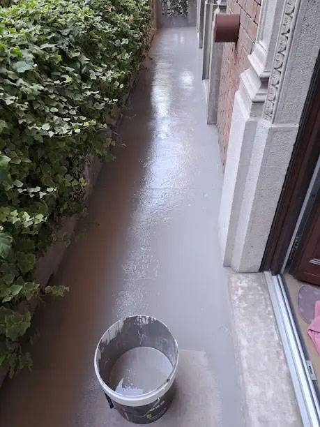 resinnova-pavimenti-rivestimenti-microcemento-terrazzo-carlo-seregno