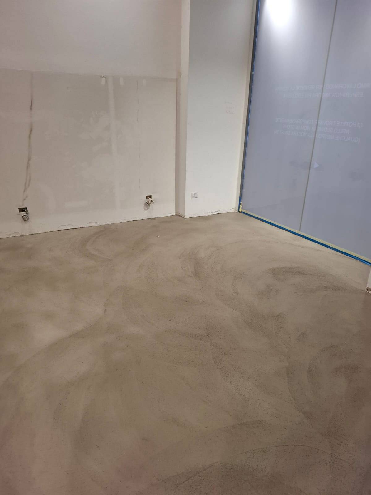 resinnova-superfici-pavimenti-resina-showroom-milano