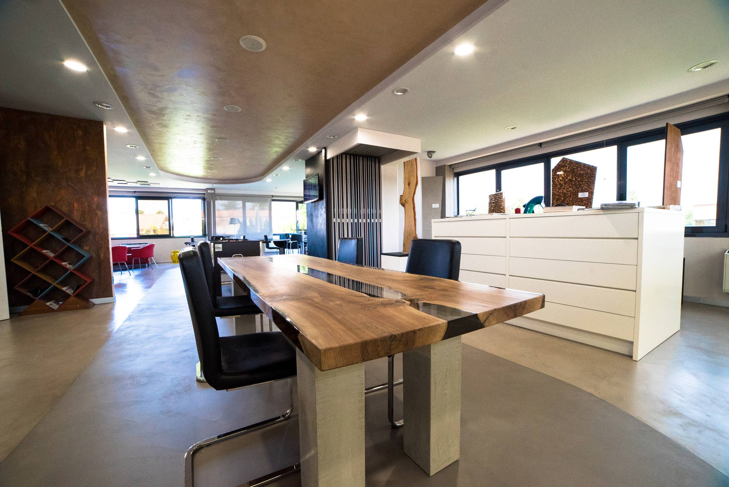 resinnova-showroom-cadorago-pavimenti-supercifi-resina-microcementi (154)