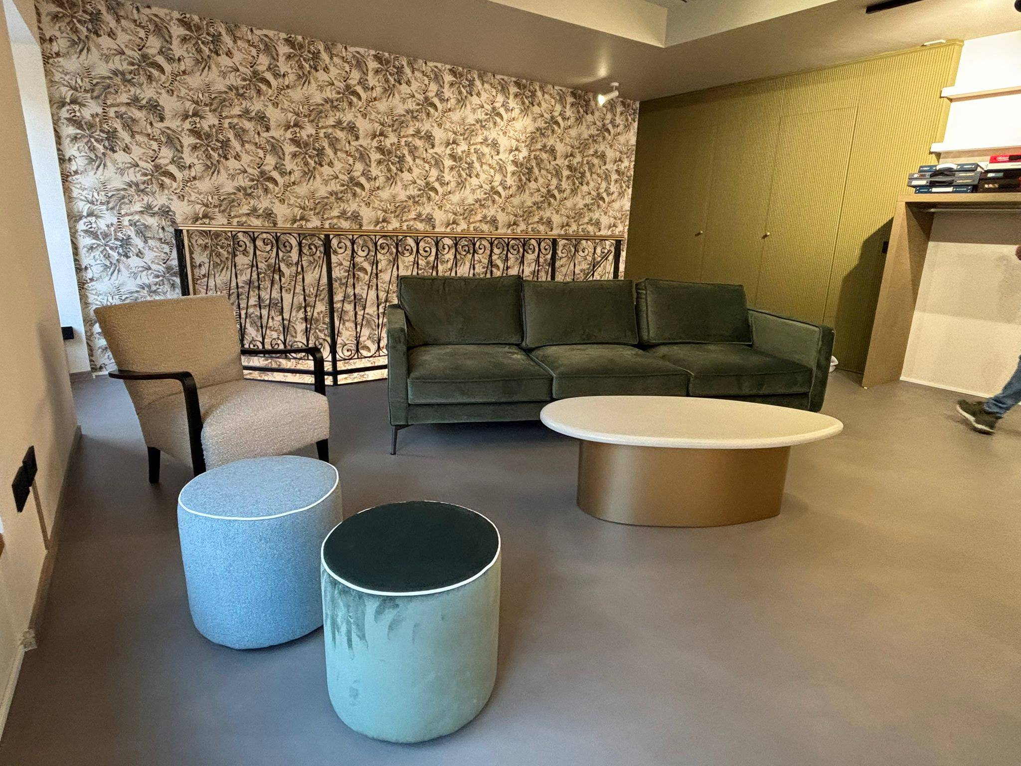 resinnova-resine-carta-da-parati-showroom-bergamo-5